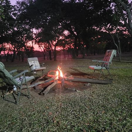 Warthog House-Cozy Country House, 3 Bed Mumbwa Kültér fotó