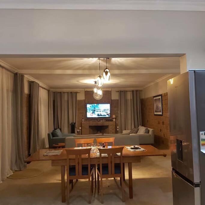 Warthog House-Cozy Country House, 3 Bed Mumbwa Kültér fotó